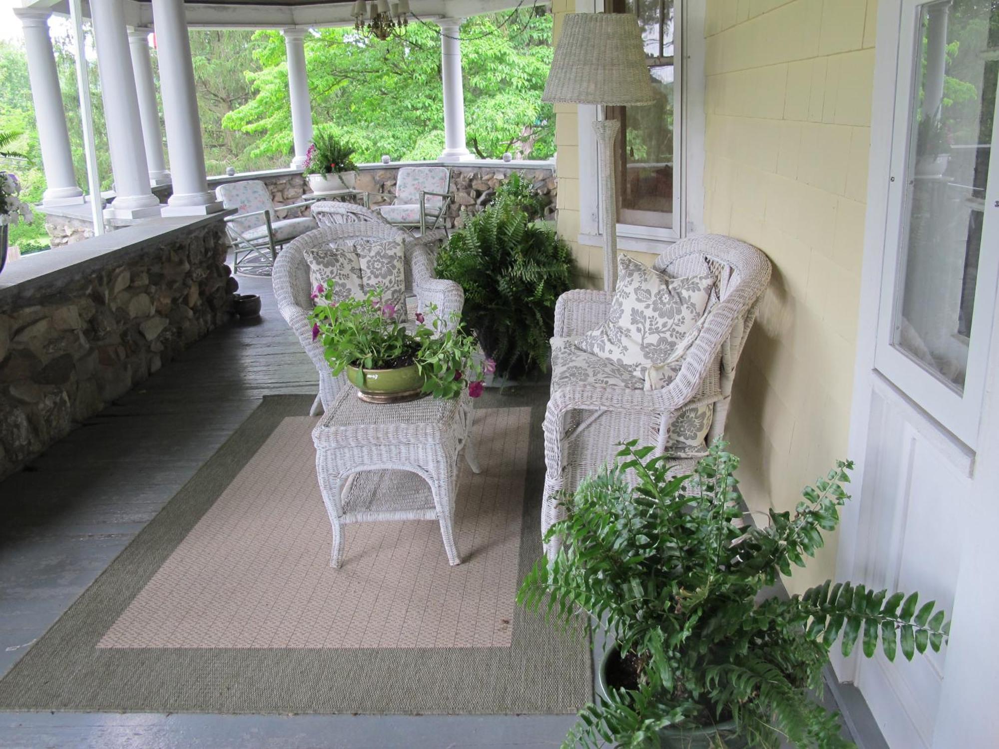 Hilltop House Bed & Breakfast Amenia Экстерьер фото
