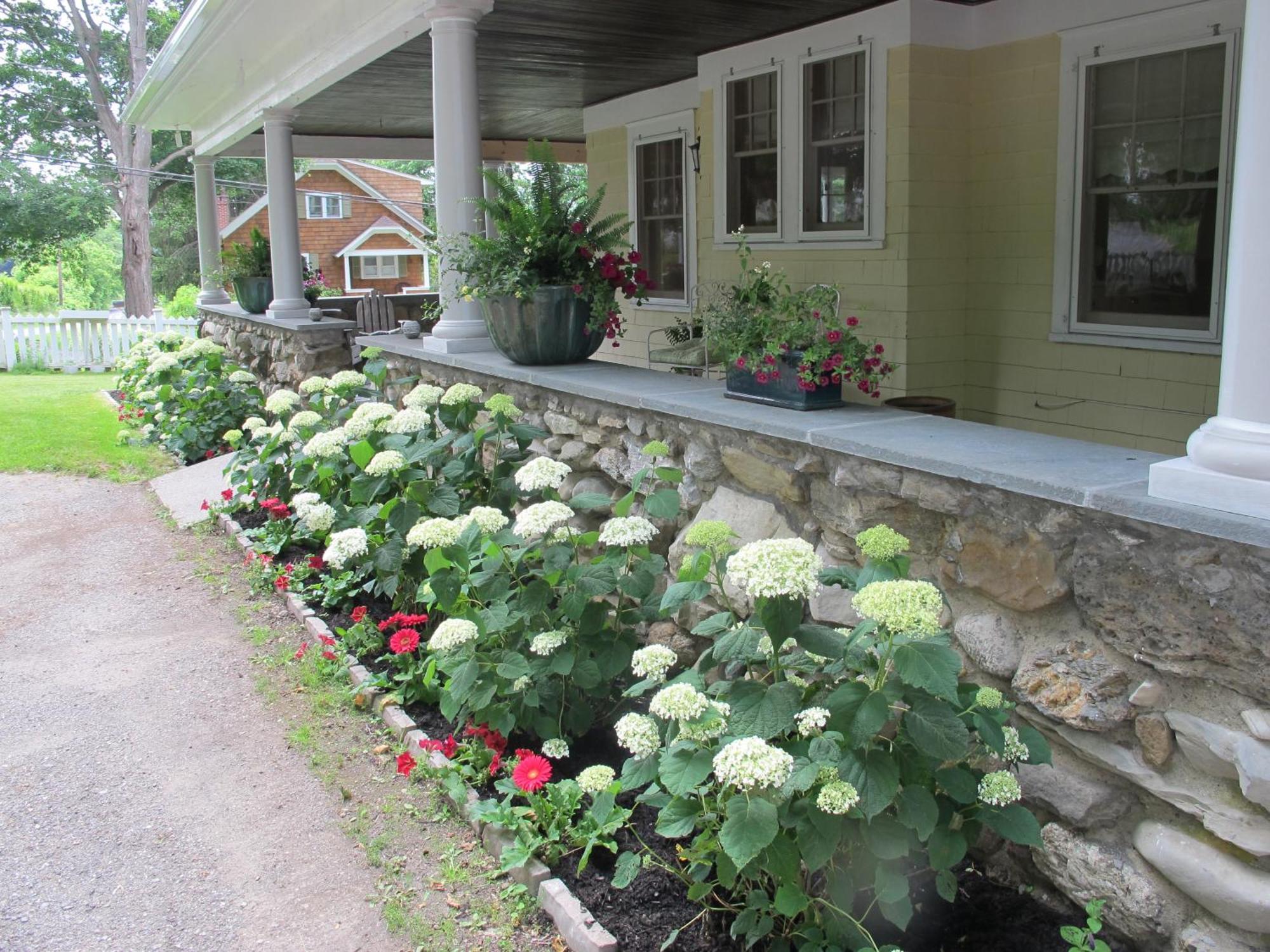 Hilltop House Bed & Breakfast Amenia Экстерьер фото
