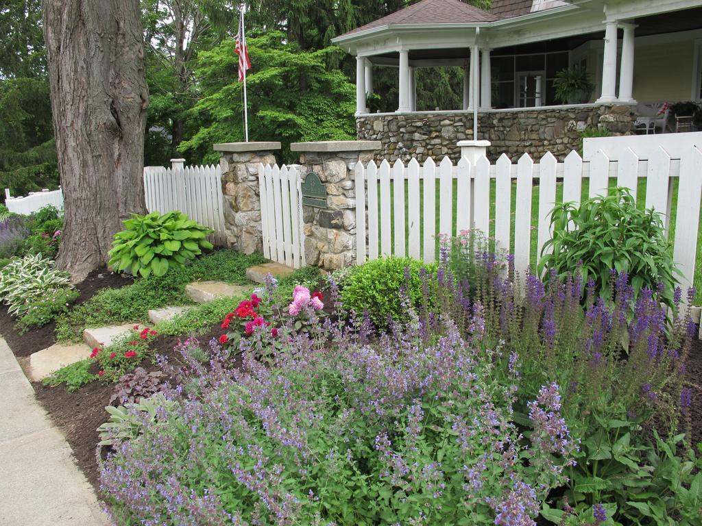 Hilltop House Bed & Breakfast Amenia Экстерьер фото