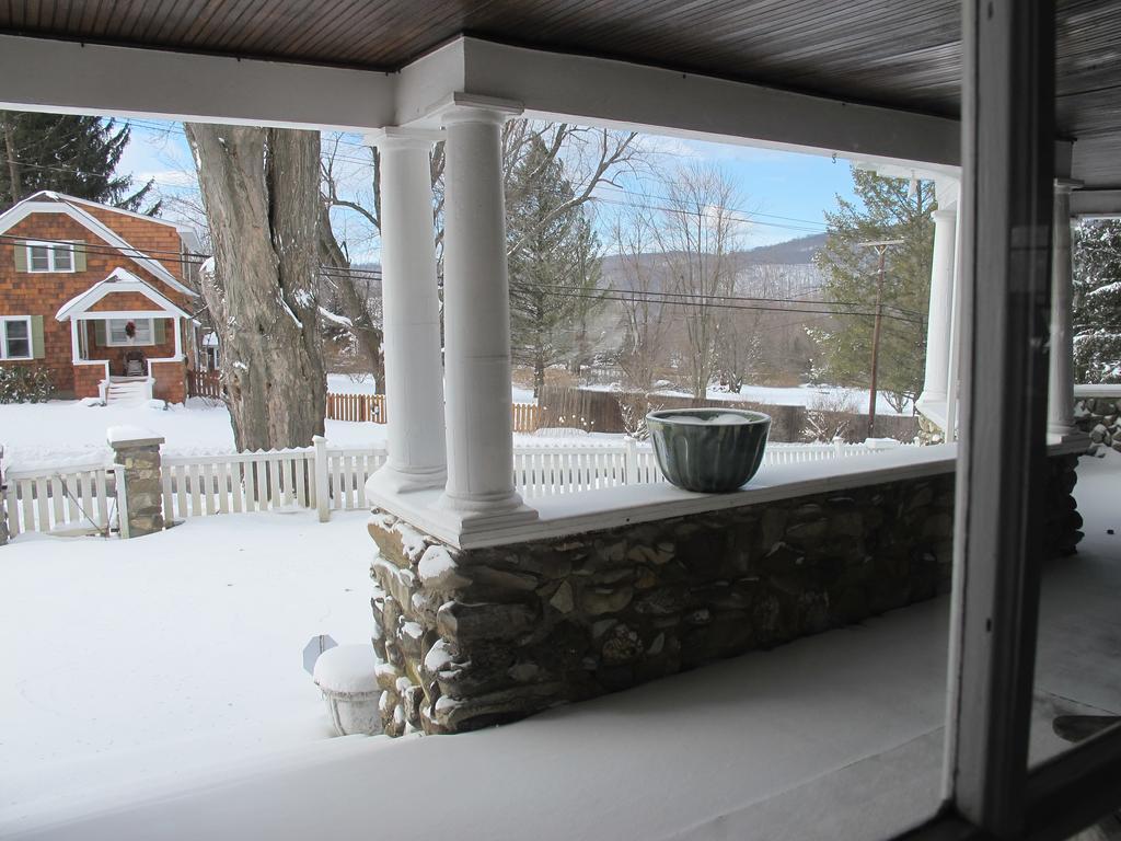 Hilltop House Bed & Breakfast Amenia Экстерьер фото