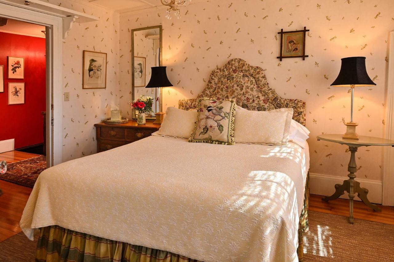 Hilltop House Bed & Breakfast Amenia Экстерьер фото