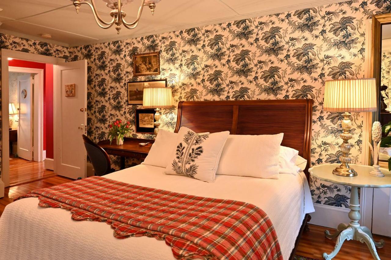 Hilltop House Bed & Breakfast Amenia Экстерьер фото