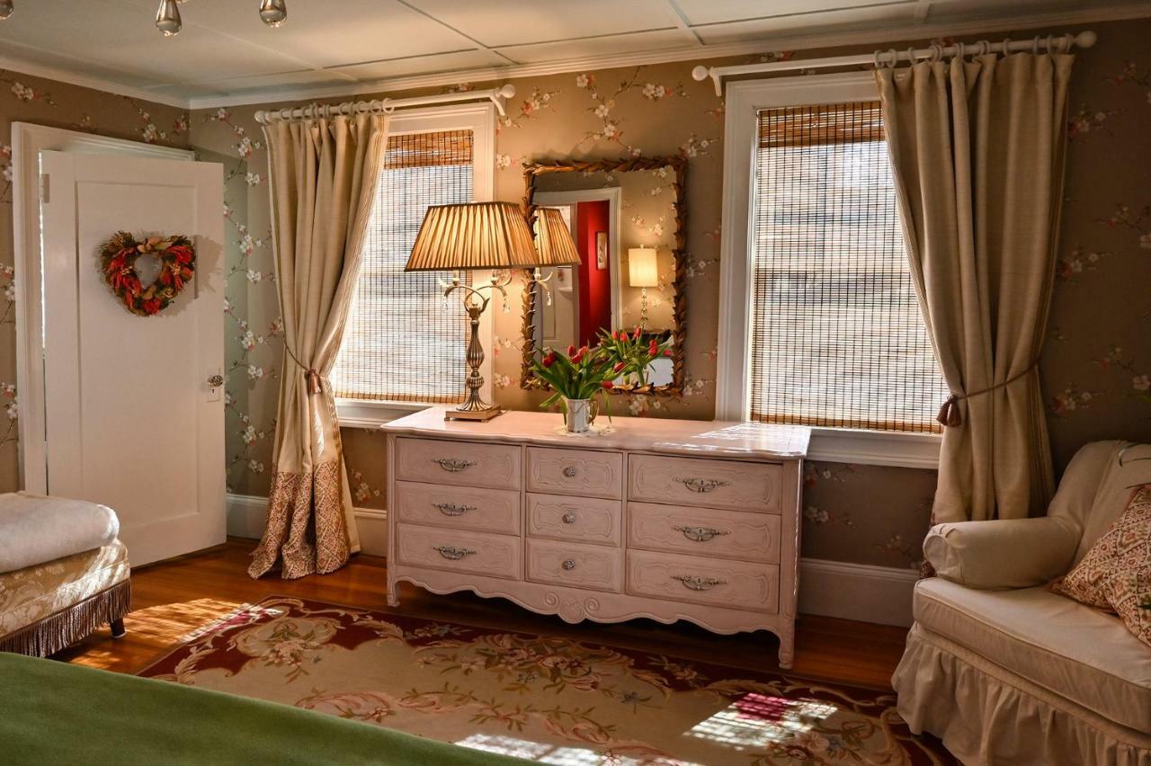 Hilltop House Bed & Breakfast Amenia Экстерьер фото