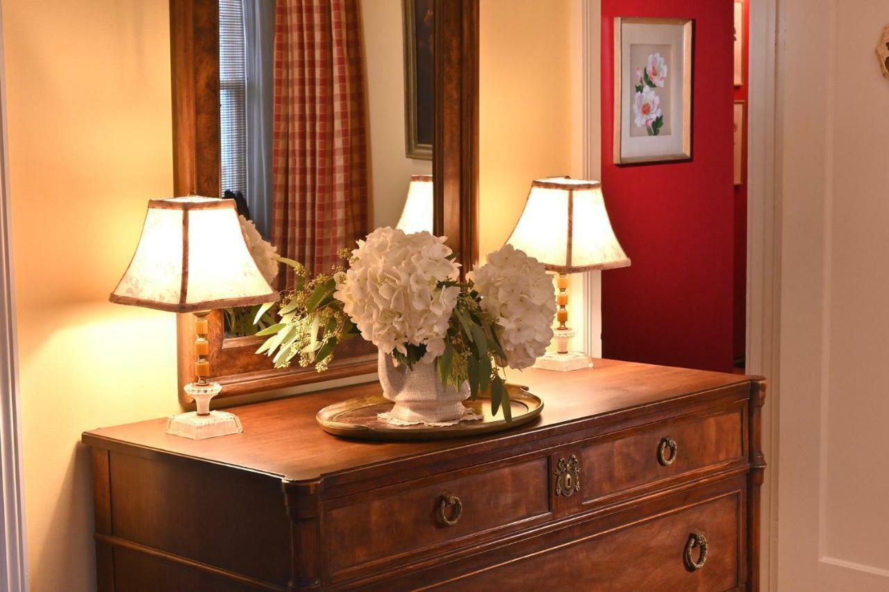 Hilltop House Bed & Breakfast Amenia Экстерьер фото